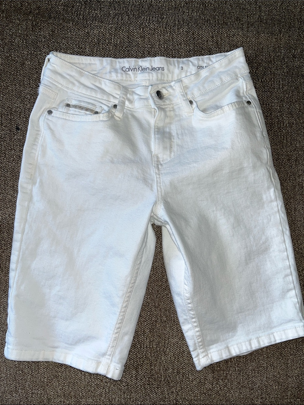 Calvin Klein white City Shorts women’s size 2